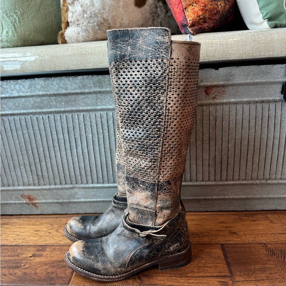 SOLD - Picture 3 of 9